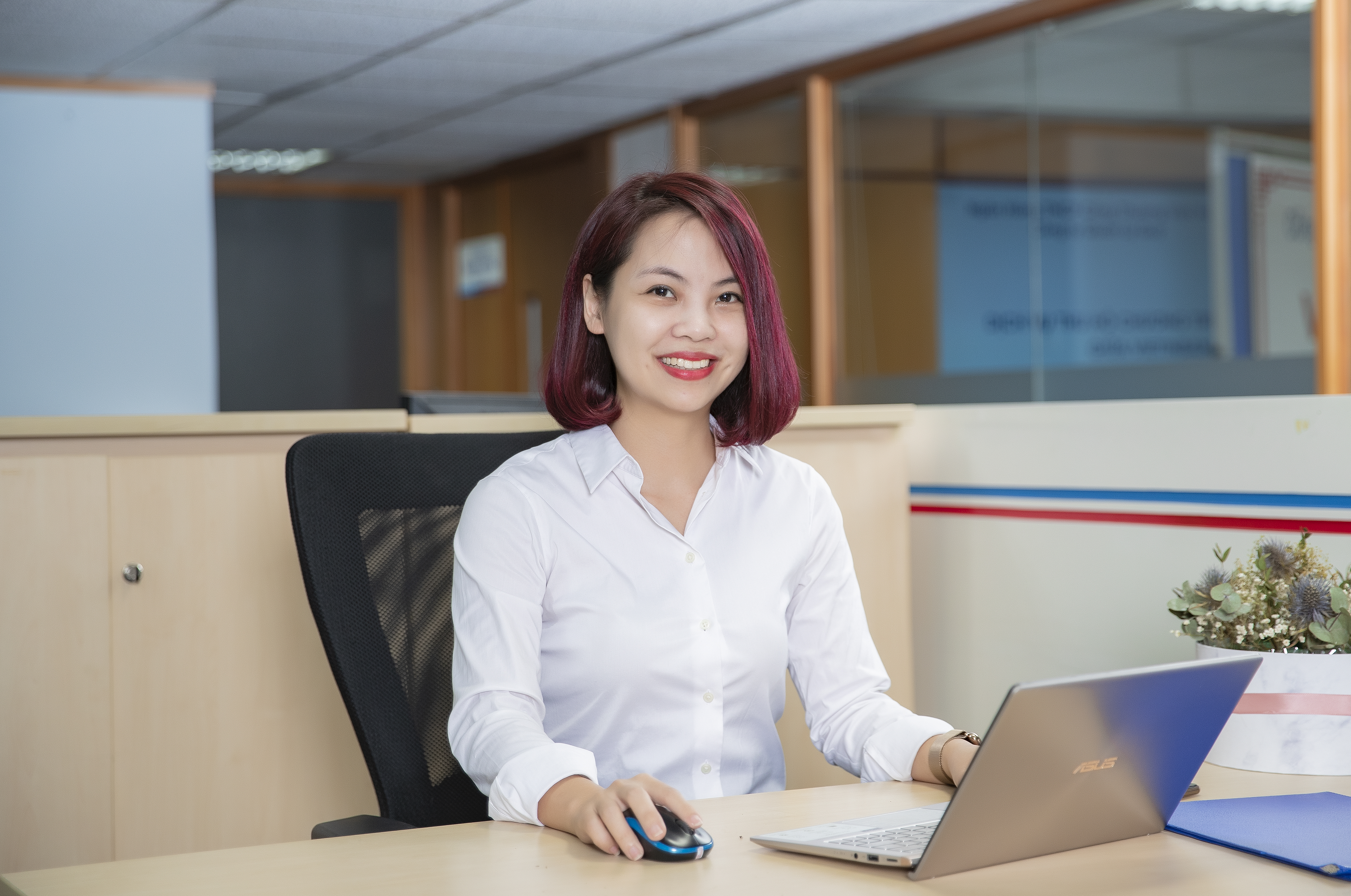 BÀ NGUYỄN THỊ THÙY LINH